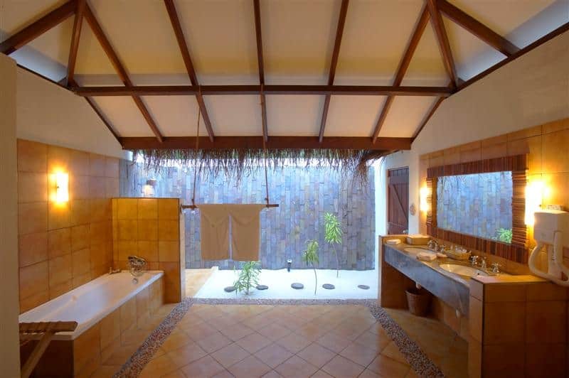 Deluxe Villa Bathroom.jpg