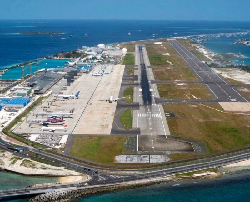 male velana international airport runway
